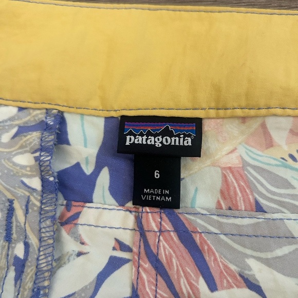 PATAGONIA Women's Wavefarer Short Jurassic Ferns (Violet Blue) Size 6 - Picture 7 of 8